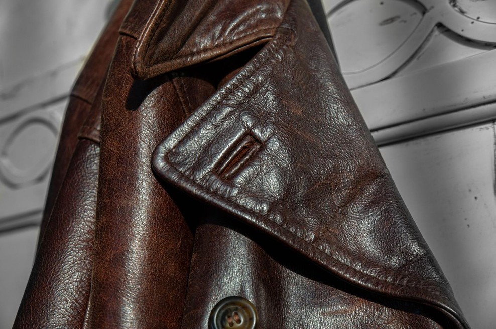 V trgovini z rabljenimi oblačili sem kupila usnjeno jakno, potem pa v žepu našla to (foto: profimedia)