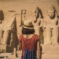 Kako je ljubezen pod zvezdami nad Nilom prebudila boginjo v srcu ženske