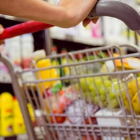 Ali nakupujete na samopostrežni blagajni? To je psihološka past, zapravite lahko celo 40 % več