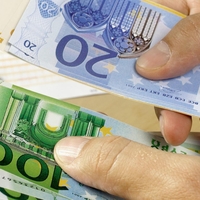 Številni zavračajo popolnoma avtomatizirano odobravanje kreditov brez človeškega nadzora