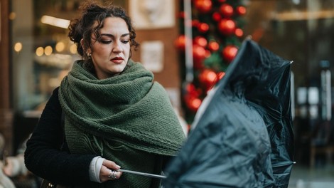 ženska, izginila, božič