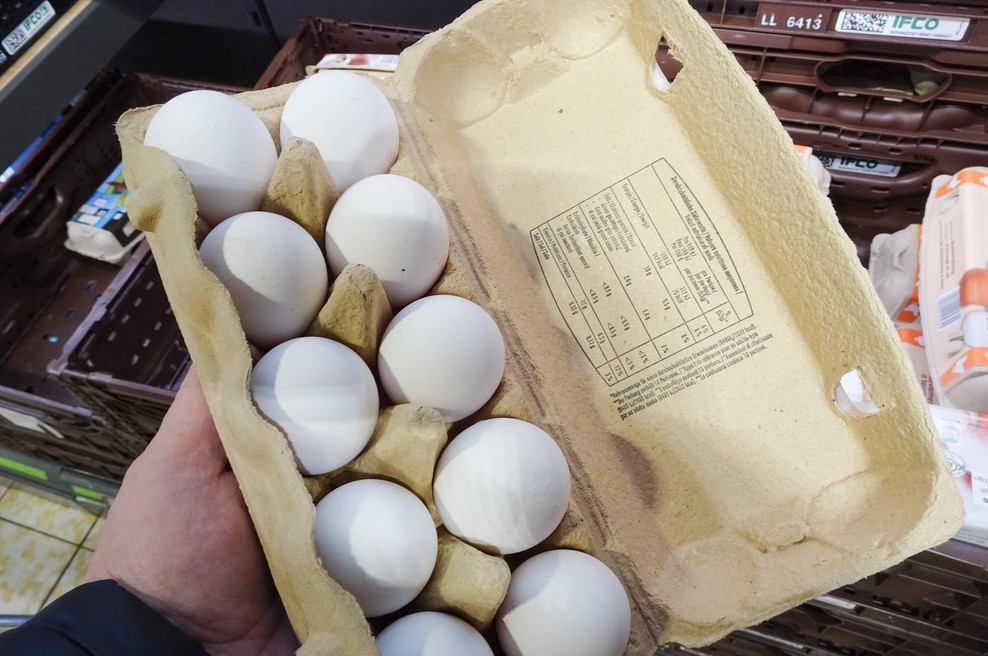 Mnogi kupci se čudijo: Zakaj jajca v trgovinah niso v hladilnih vitrinah? (foto: Profimedia)