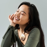 Zato Azijke nanašajo olje na lase še pred pranjem