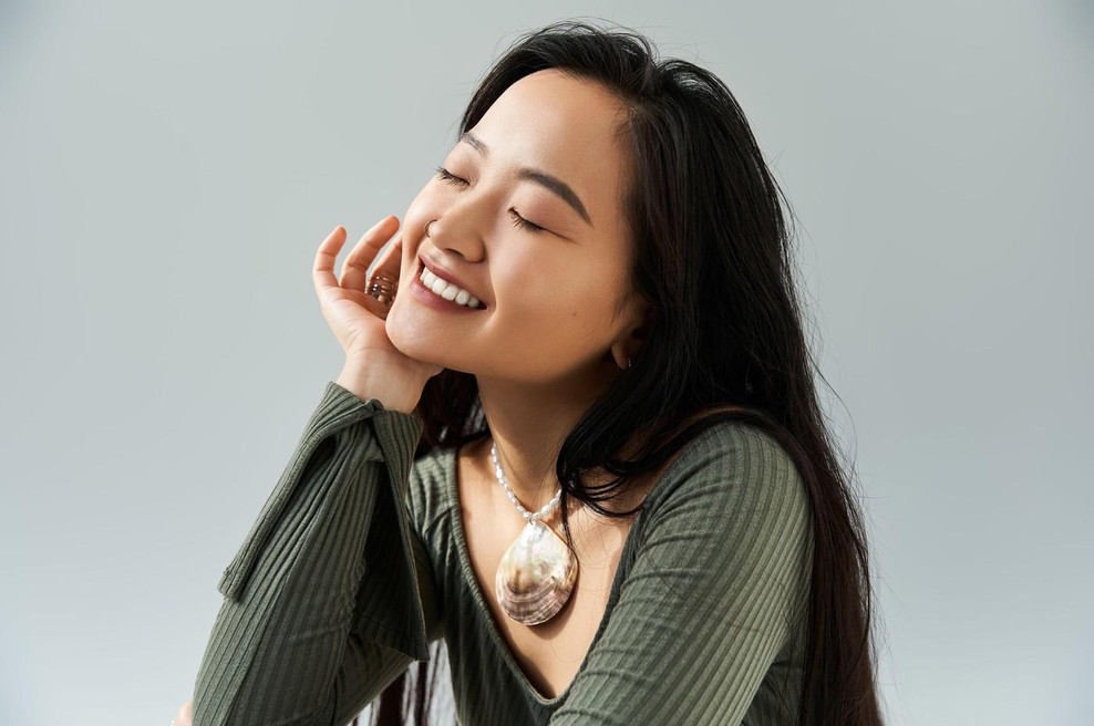 Zato Azijke nanašajo olje na lase še pred pranjem (foto: profimedia)