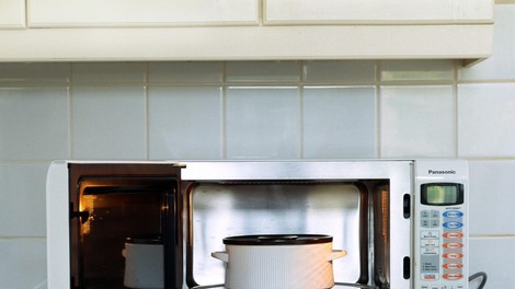 Mikrovalovna pečica