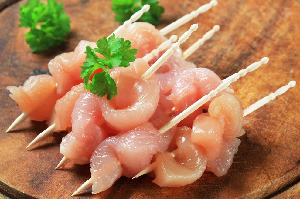 Zakaj piščančje meso nikoli ne bi smeli oprati z vodo? (foto: Profimedia)