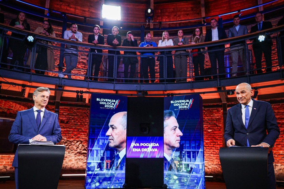 Janez Janša se je na očitke Roberta Goloba, da gre v primeru, da obtožbe o povezovanju prvaka SDS s podjetjem …