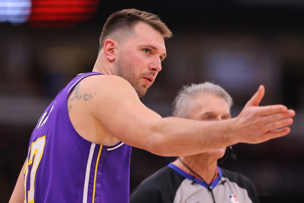 Do konca rednega dela bodo jezerniki odigrali še šest tekem, najprej v noči s četrtka na petek na gostovanju pri …