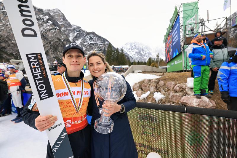 Domen Prevc Špela Ravnik par Planica poljub ljubezen