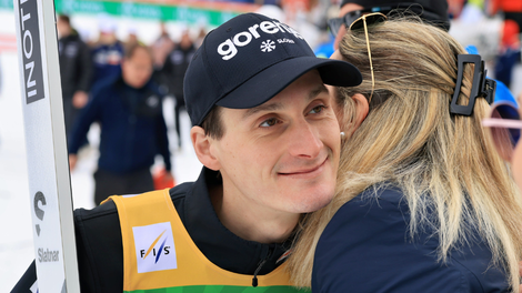 Domen Prevc Špela Ravnik par Planica poljub ljubezen