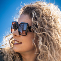 Spoznali smo jo na Talentih, nato sledil popoln preobrat: to, kar ustvarja danes, je v Sloveniji prava redkost