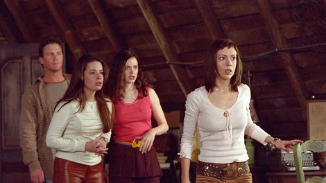 Tako je pri svojih 52. letih videti nekoč prelestna Piper iz serije Charmed: ne boste je prepoznali