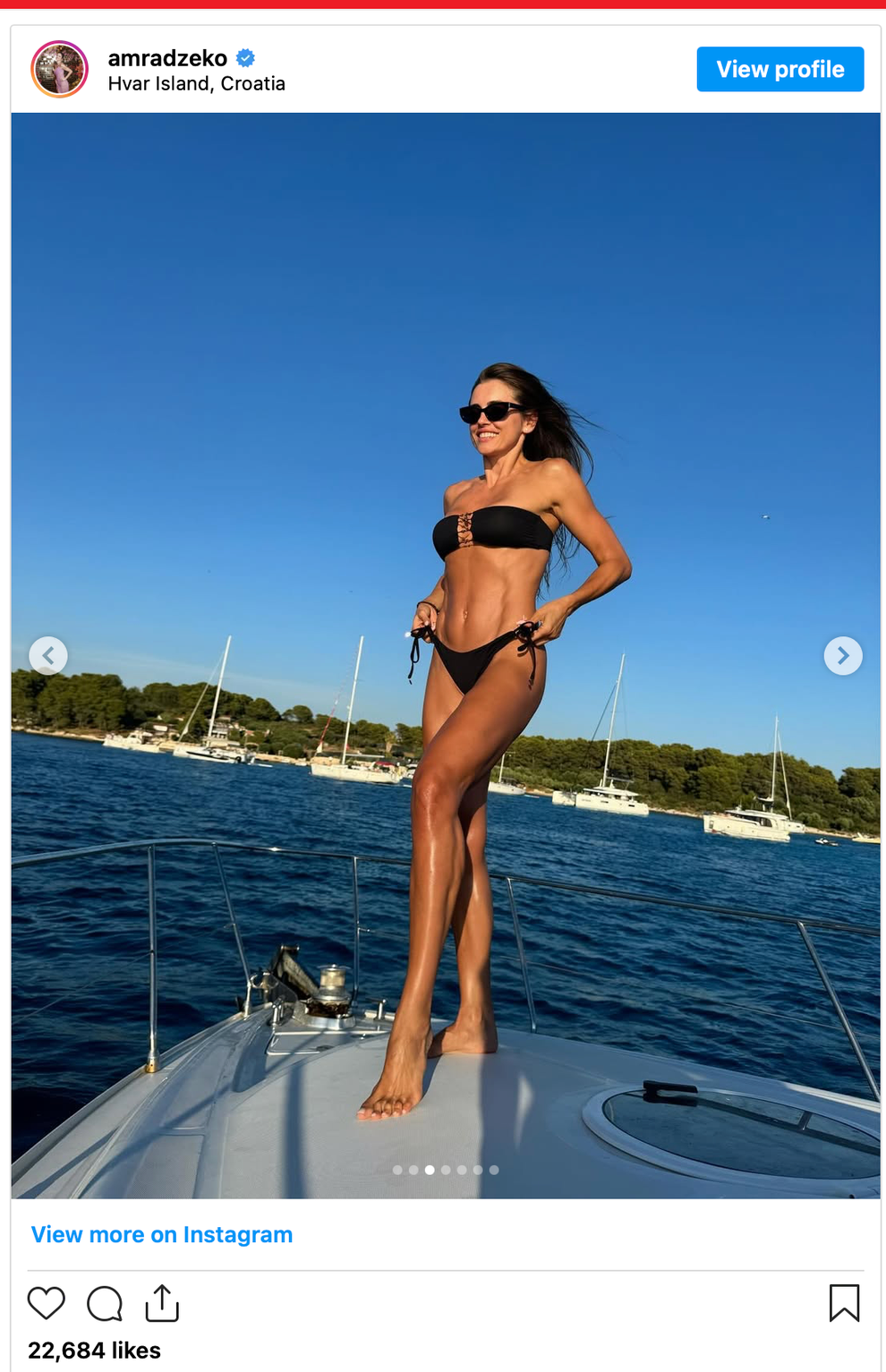 Nekdanja igralka in manekenka, danes pa žena nogometaša Edina Džeke, Amra že dlje časa navdušuje svoje oboževalce. Pred časom je …