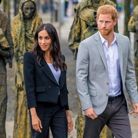 Takšen lepotec je danes sin princa Harryja in Meghan Markle, ta redek posnetek prišel v javnost