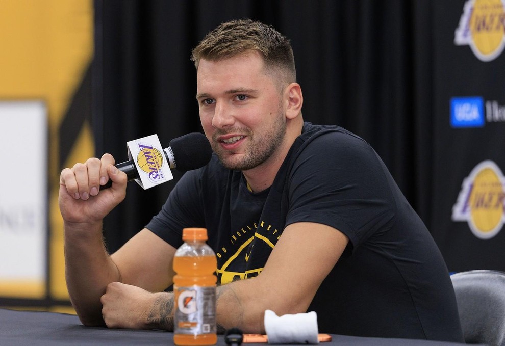 Luka Dončić v teh dneh veliko prahu dviguje z razhodom od svoje zaročenke Anamarie Goltes in par je že nekaj …