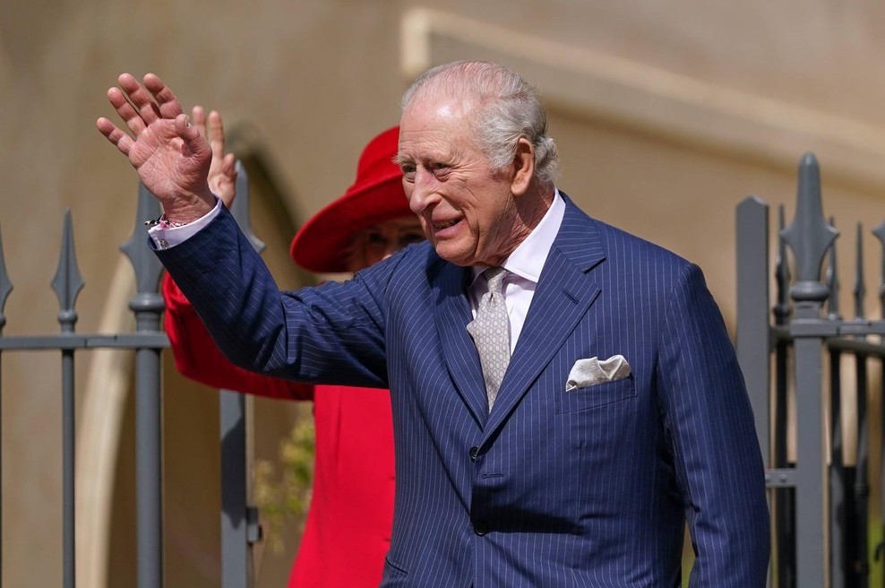 Kralj Karel zagledal ljubko princeso Charlotte, kar je sledilo, je gledal ves svet (foto: Profimedia)