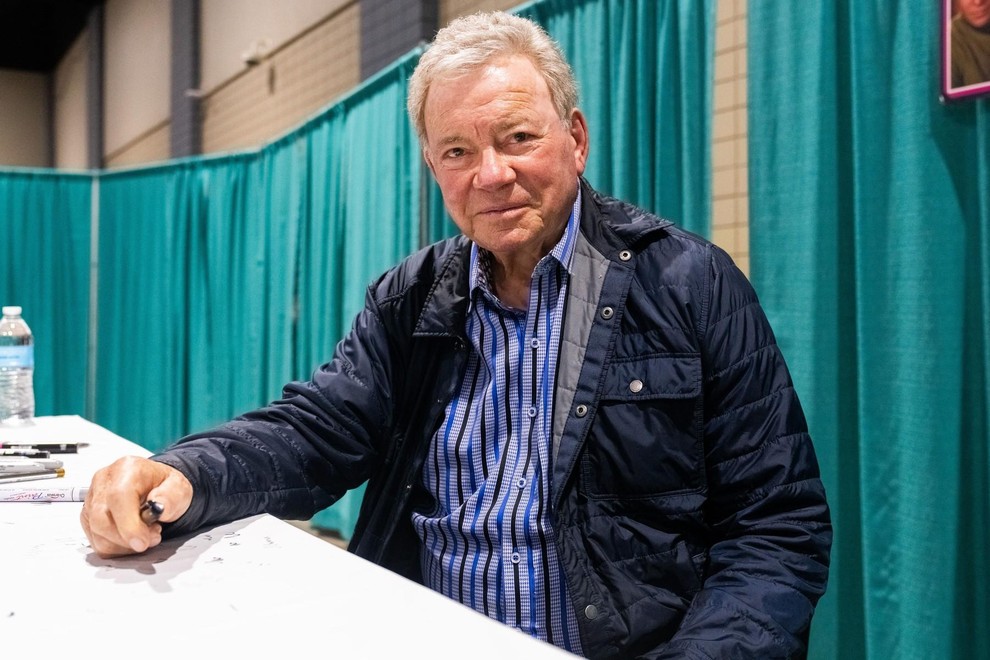 Prvi znak, da je nekaj resno narobe, ni prišel iz medijev, temveč od same Shatnerjeve družine. Kot je pojasnil v …