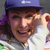 Ta fotografija Ilke Štuhec je obkrožila splet – in sprožila mešane odzive (mnoge razjezila njena družba)