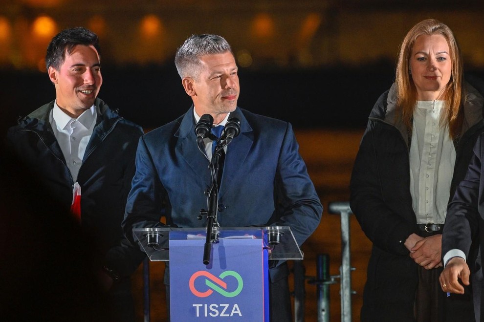 Čeprav ga mnogi vidijo kot 'privlačen obraz' stranke, je Radnai pravzaprav operativni možgani Tisze. Kot podpredsednik je zadolžen za vodenje …