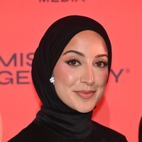 Na finalnem izboru za Miss tekmovalka nosila hidžab, pri nas znana desna političarka že na nogah