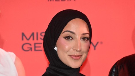 Na finalnem izboru za Miss tekmovalka nosila hidžab, pri nas znana desna političarka že na nogah