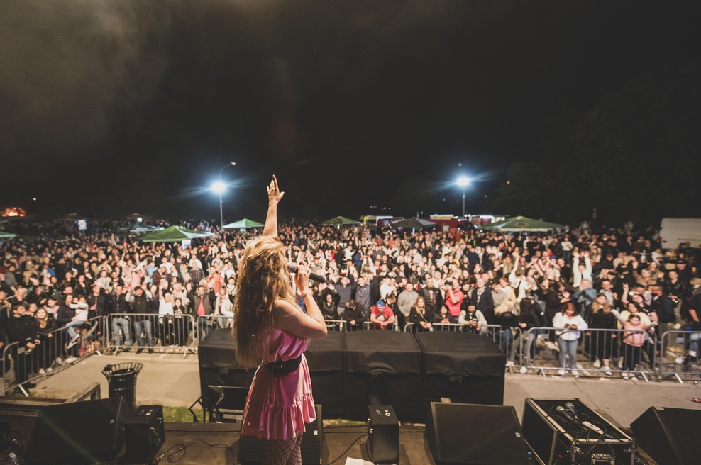Znana slovenska pevka iskreno razkriva, kako ji je materinstvo spremenilo življenje (foto: Osebni arhiv Nine Donelli)