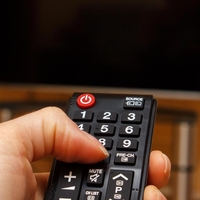 Na naši televiziji ob osmih zvečer nič več te priljubljene oddaje, to se zdaj dogaja z njo