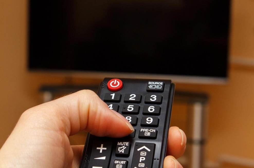 Na naši televiziji ob osmih zvečer nič več te priljubljene oddaje, to se zdaj dogaja z njo (foto: Profimedia)