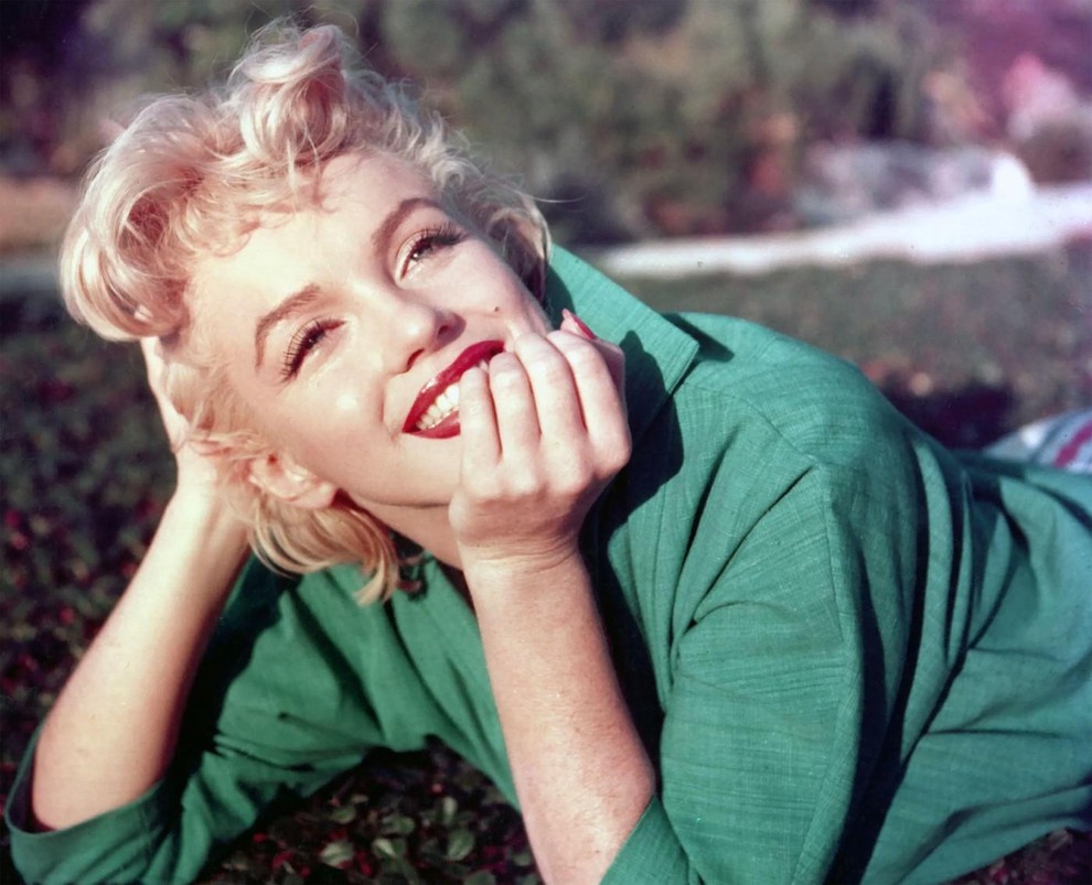Doslej neobjavljene fotografije Marilyn Monroe (in njen skrivni recept za nadev za purana) gredo na dražbo