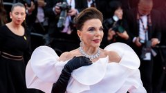 Joan Collins