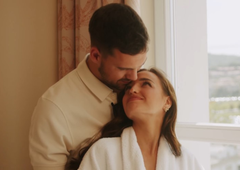 Po spletu kroži posnetek zaroke sanjskega Karla in Kaje (ste ga že videli?)