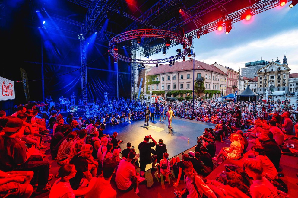 Spektakel v središču Ljubljane: več kot 60 držav prihaja na največji urbani festival pri nas (foto: Žan Osim)