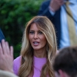 Donald Trump znova zaplesal, vsi pa govorijo o tem, kaj je naredila Melania, ko je videla svojega moža, kaj počne
