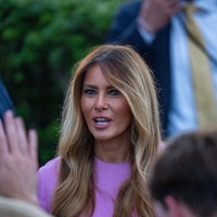 Donald Trump znova zaplesal, vsi pa govorijo o tem, kaj je naredila Melania, ko je videla svojega moža, kaj počne
