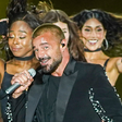 Osupljiva drama na koncertu Rickyja Martina: tekle so solze, kar je storil priljubljeni pevec, pa je vse pustilo brez beseda