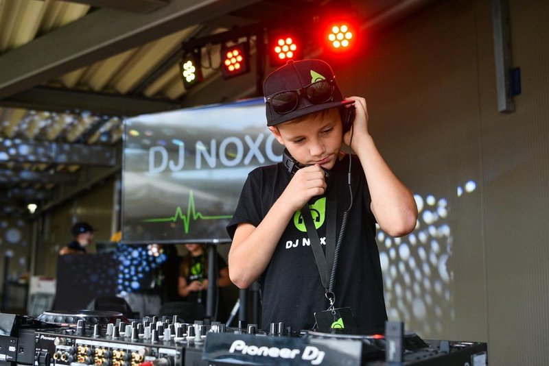 Mini DJ Akademija glasba