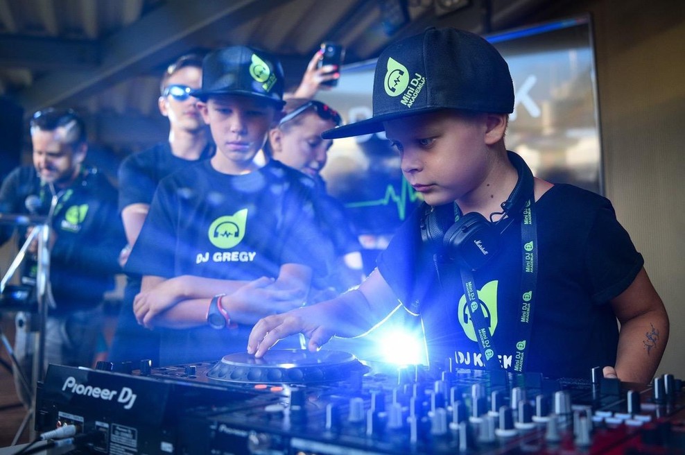Mini DJ Akademija: prvi koraki v svet glasbe (prostor, kjer otroci najdejo svoj ritem) (foto: Promocijsko gradivo)