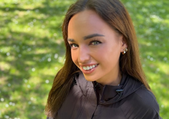 Kaja Casar objavila nove fotografije s svojim izbrancem, nekaj bode v oči: vsi govorijo le o tej podrobnosti