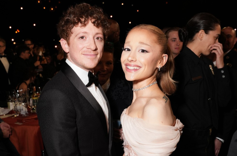 Ariana Grande Ethan Slater