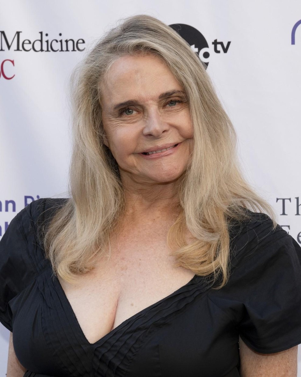 Priscilla Barnes se je rodila leta 1954 v New Jerseyju. Igralsko pot je začela sredi sedemdesetih let z majhno vlogo …