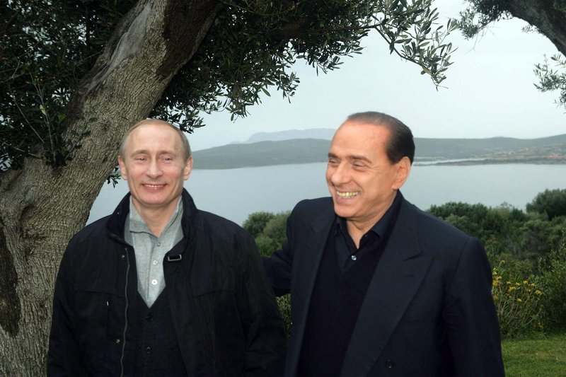 Vladimir Putin in Silvio Berlusconi v vili Certosa