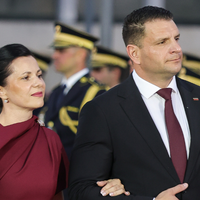 Žena Zorana Stevanovića na proslavi pritegnila največ pogledov: te obleke ni izbrala naključno