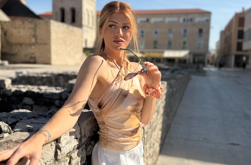 Nina Donelli videospot Frajer traktor