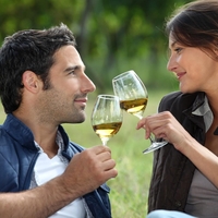 Raziskava na 340.000 ljudeh dala odgovor: Kaj je bolj škodljivo - pivo ali vino?