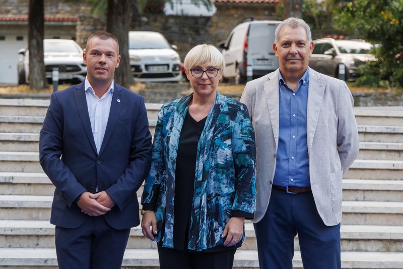 Nataša Pirc Musar festival Melodije morja in sonca