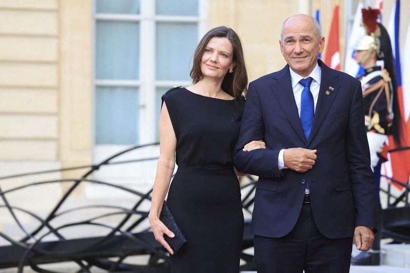 Urška Bačovnik Janša in Janez Janša slavnostna večerja obisk Francije Emmanuel Macron