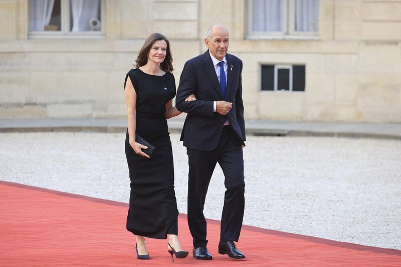 Urška Bačovnik Janša in Janez Janša slavnostna večerja obisk Francije Emmanuel Macron