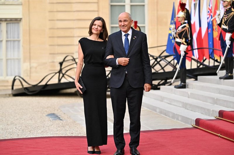 Urška Bačovnik Janša in Janez Janša slavnostna večerja obisk Francije Emmanuel Macron