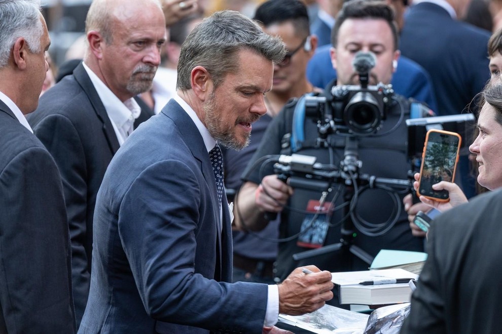 Hollywoodski igralec Matt Damon je znova pokazal, da mu družina pomeni največjo oporo v najpomembnejših trenutkih njegove kariere. Na premieri …