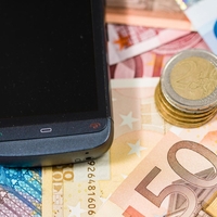 Mnogi ne vedo: Kdo prejme denar pokojnika z bančnega računa